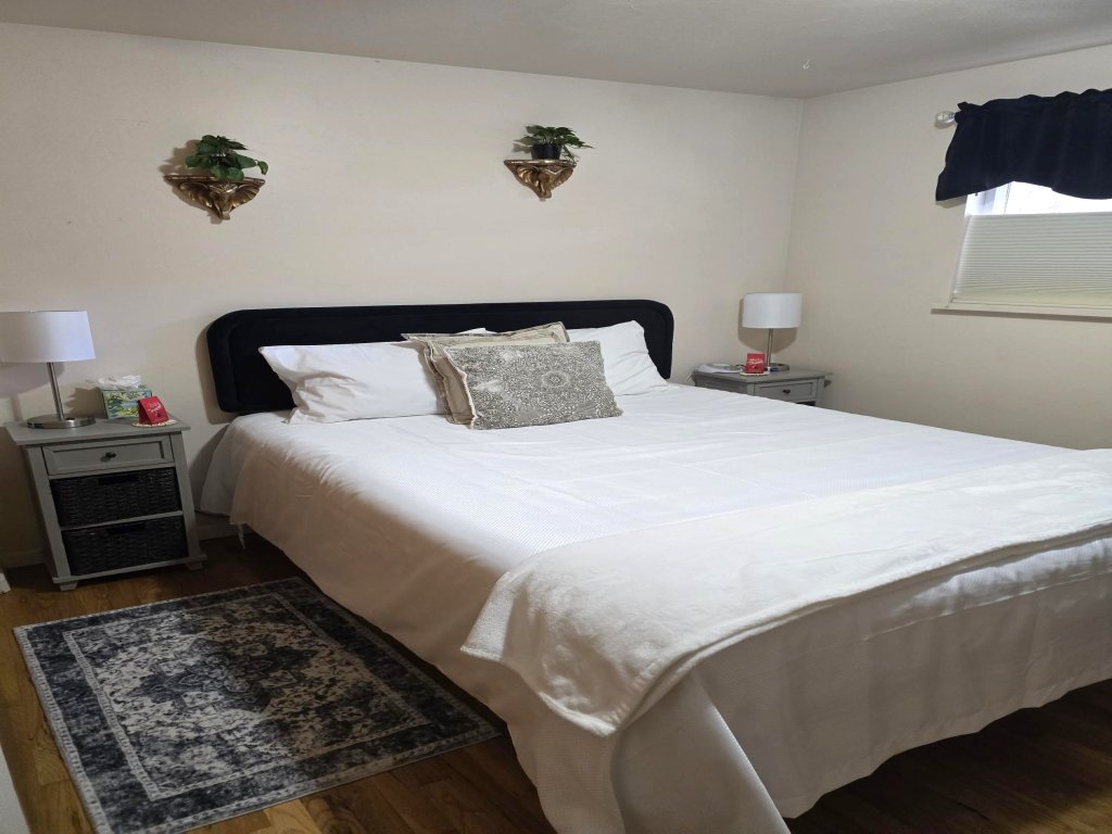 Roaring Fork Retreat Vacation Rental in Glenwood Springs - RedAwning