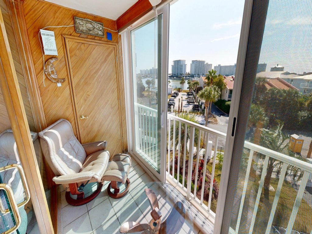 Dolphin Point 406B Vacation Rental in Destin - RedAwning