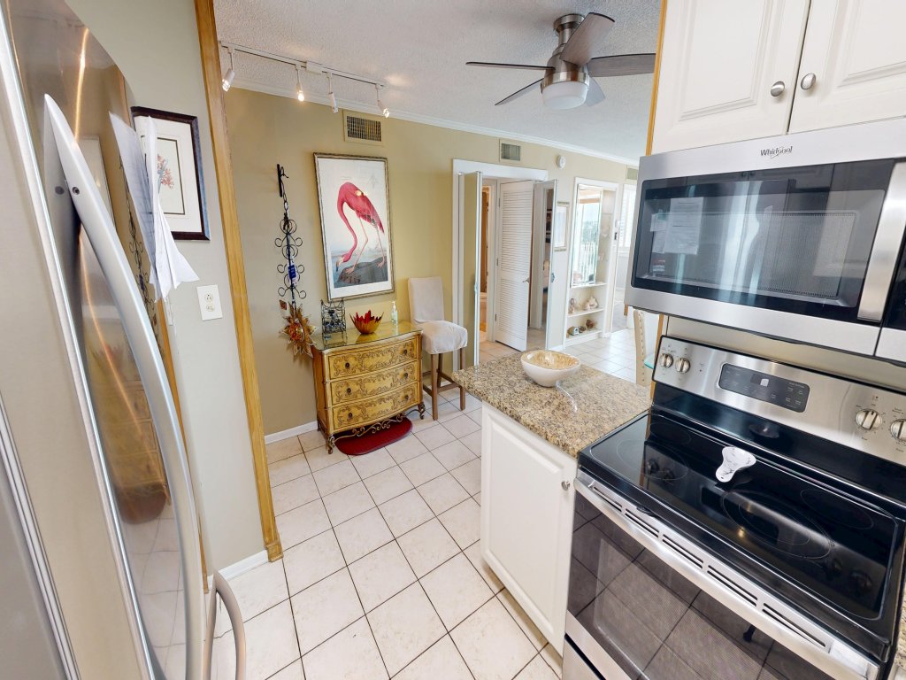 Dolphin Point 406B Vacation Rental in Destin - RedAwning