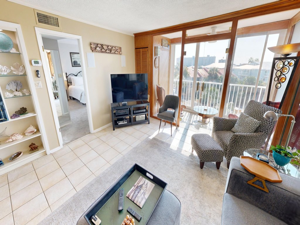 Dolphin Point 406B Vacation Rental in Destin - RedAwning