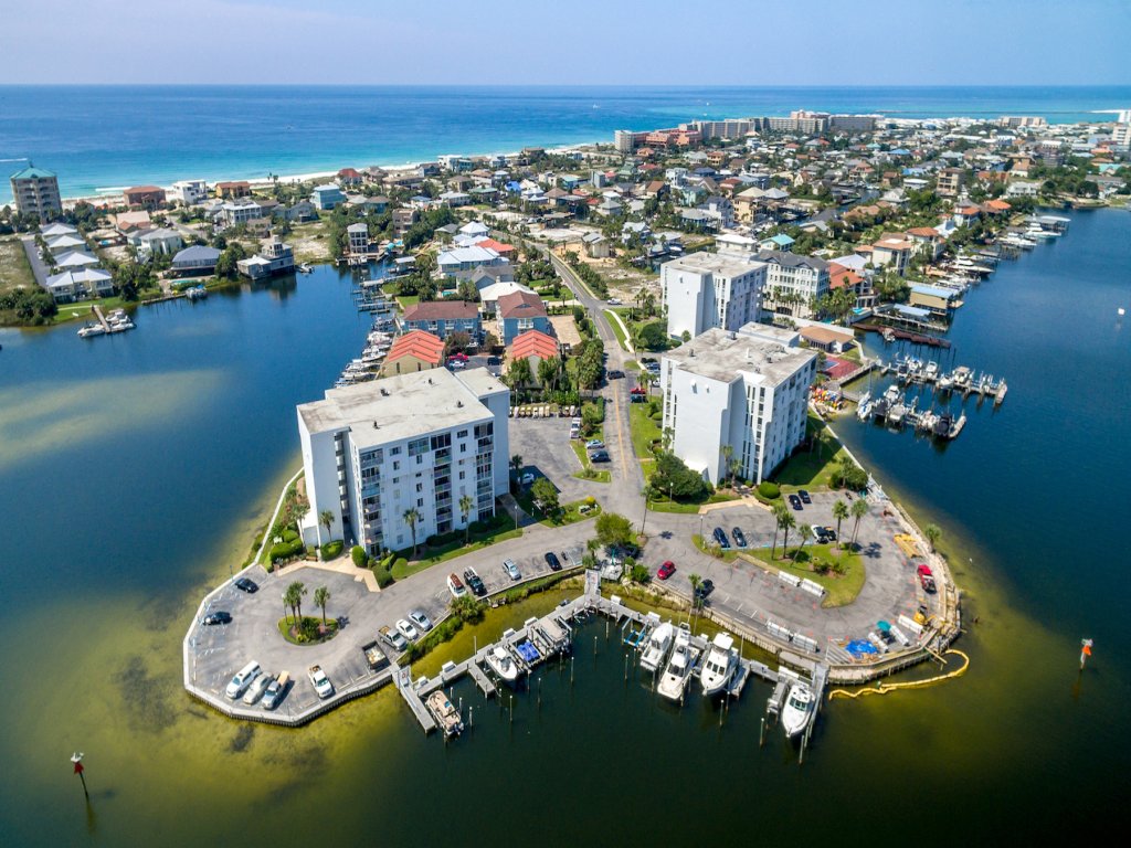 Dolphin Point 406B Vacation Rental in Destin - RedAwning