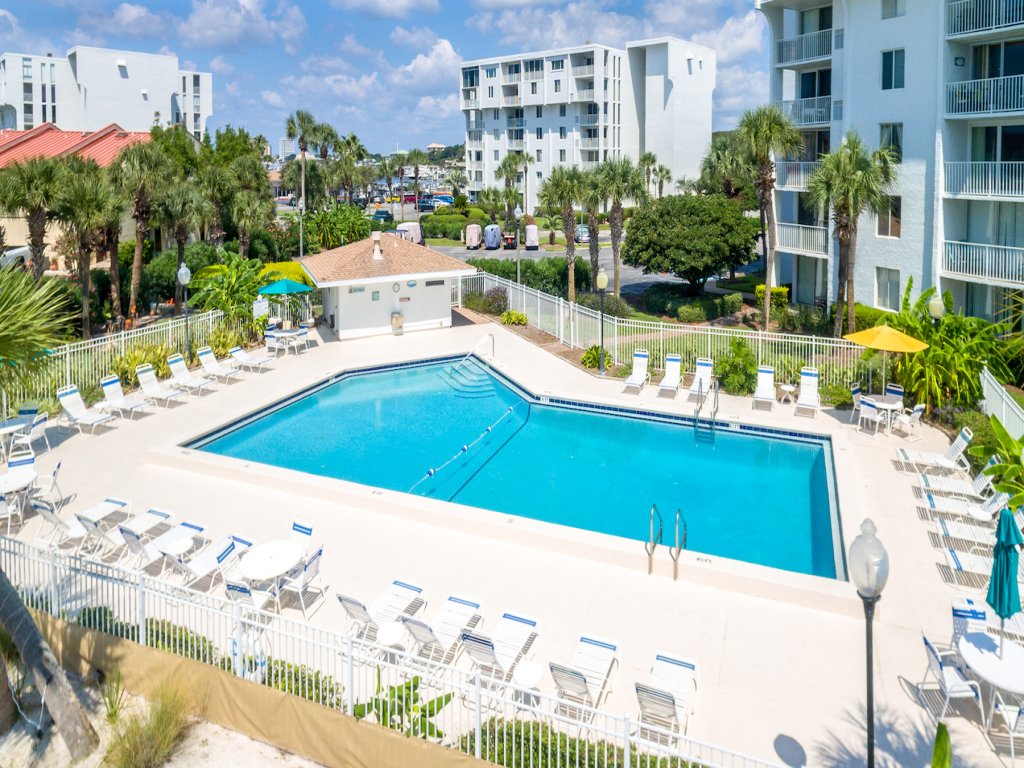 Dolphin Point 406B Vacation Rental in Destin - RedAwning