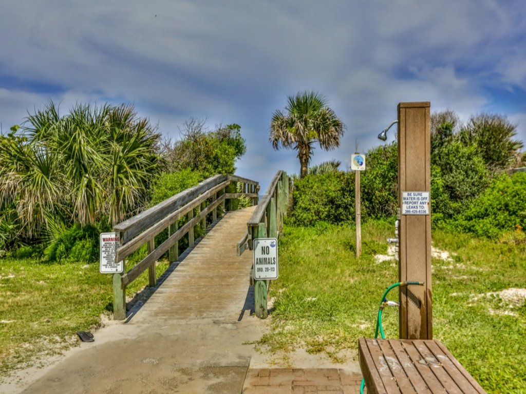 Kid Friendly Condo with Pool, basketball, bocce, hot tub, and more! Vacation Rental in New Smyrna Beach - RedAwning