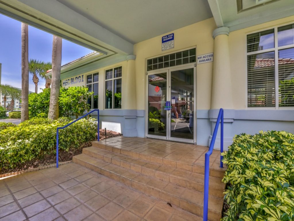 Kid Friendly Condo with Pool, basketball, bocce, hot tub, and more! Vacation Rental in New Smyrna Beach - RedAwning