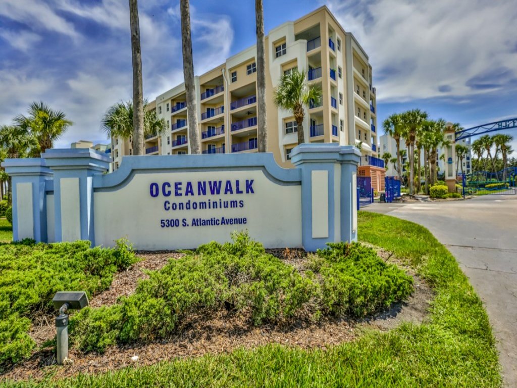 Kid Friendly Condo with Pool, basketball, bocce, hot tub, and more! Vacation Rental in New Smyrna Beach - RedAwning