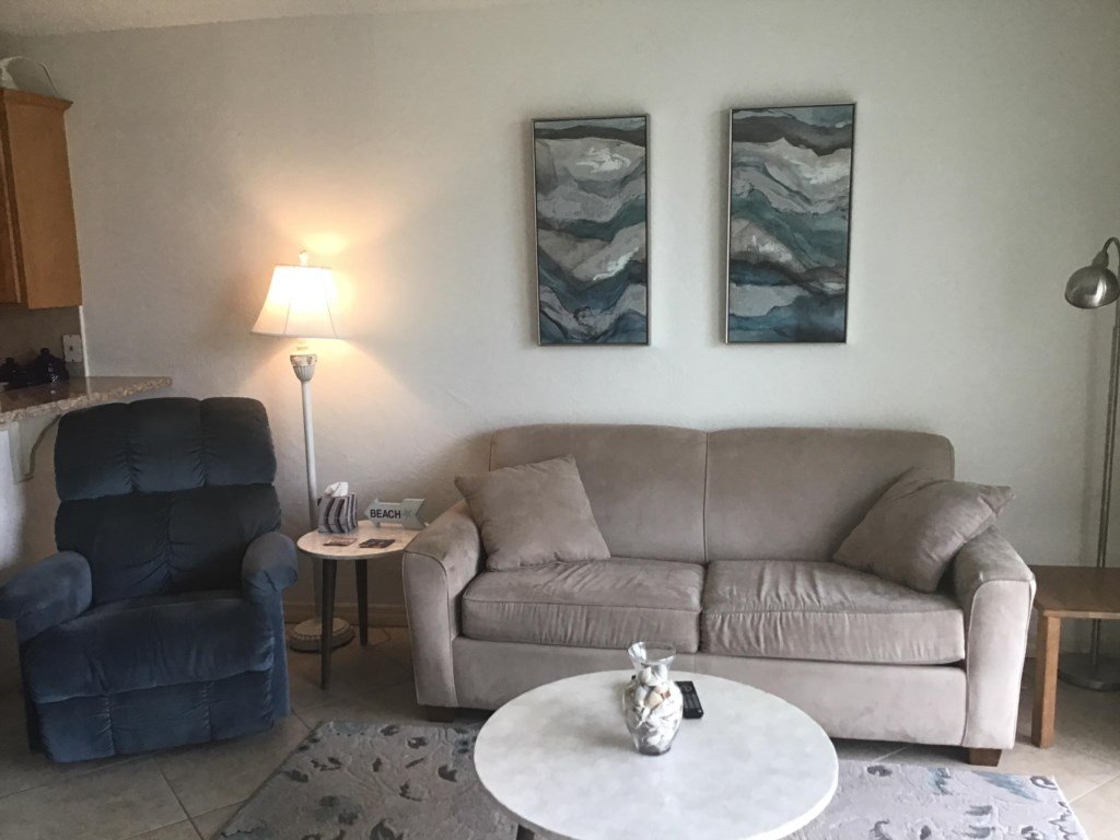Updated Condo across the street from Daytona Beach, Lots of Amenities Vacation Rental in Daytona Beach - RedAwning