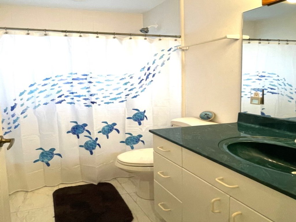 Bring your Fishing poles, boat, and Relax House on River Vacation Rental in Edgewater - RedAwning