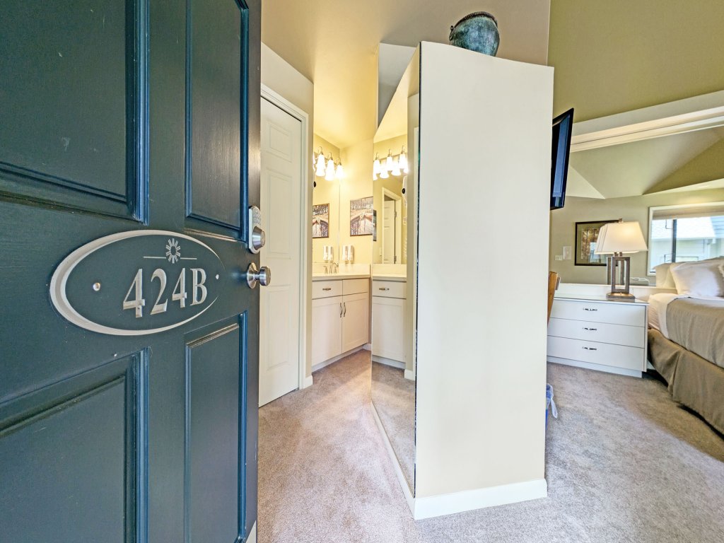 River Ridge 424AB Vacation Rental in Bend - RedAwning