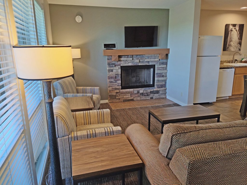 7th Mtn 823F Vacation Rental in Bend - RedAwning