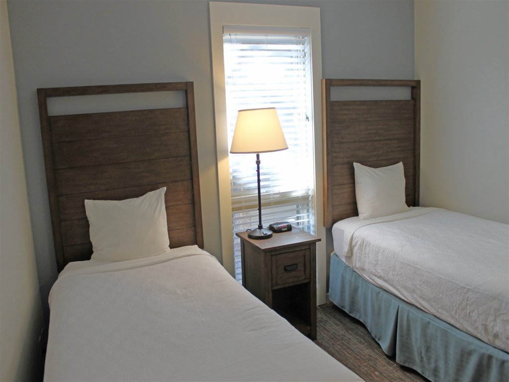 7th Mtn 823F Vacation Rental in Bend - RedAwning