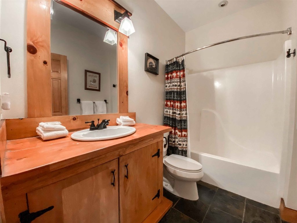 Red Fir 14 Vacation Rental in Sunriver - RedAwning