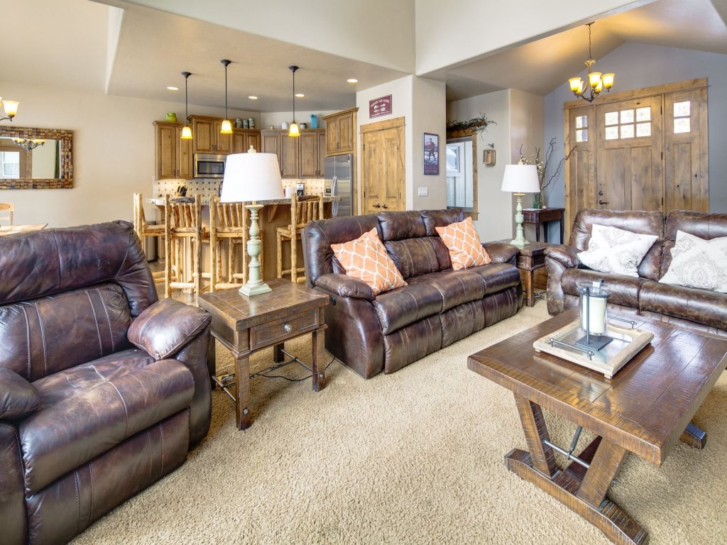 56540 Sunstone Loop Vacation Rental in Sunriver - RedAwning