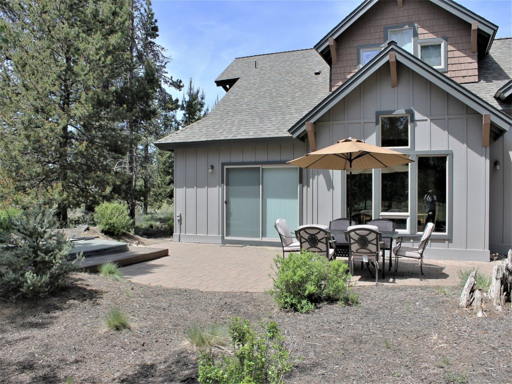 56540 Sunstone Loop Vacation Rental in Sunriver - RedAwning