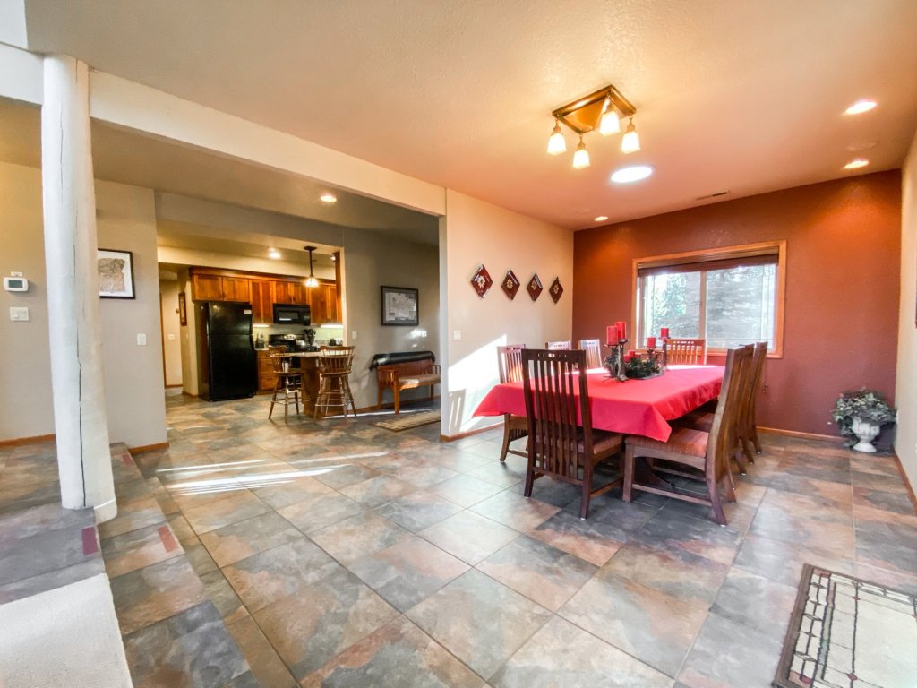 Pioneer 1 Vacation Rental in Sunriver - RedAwning