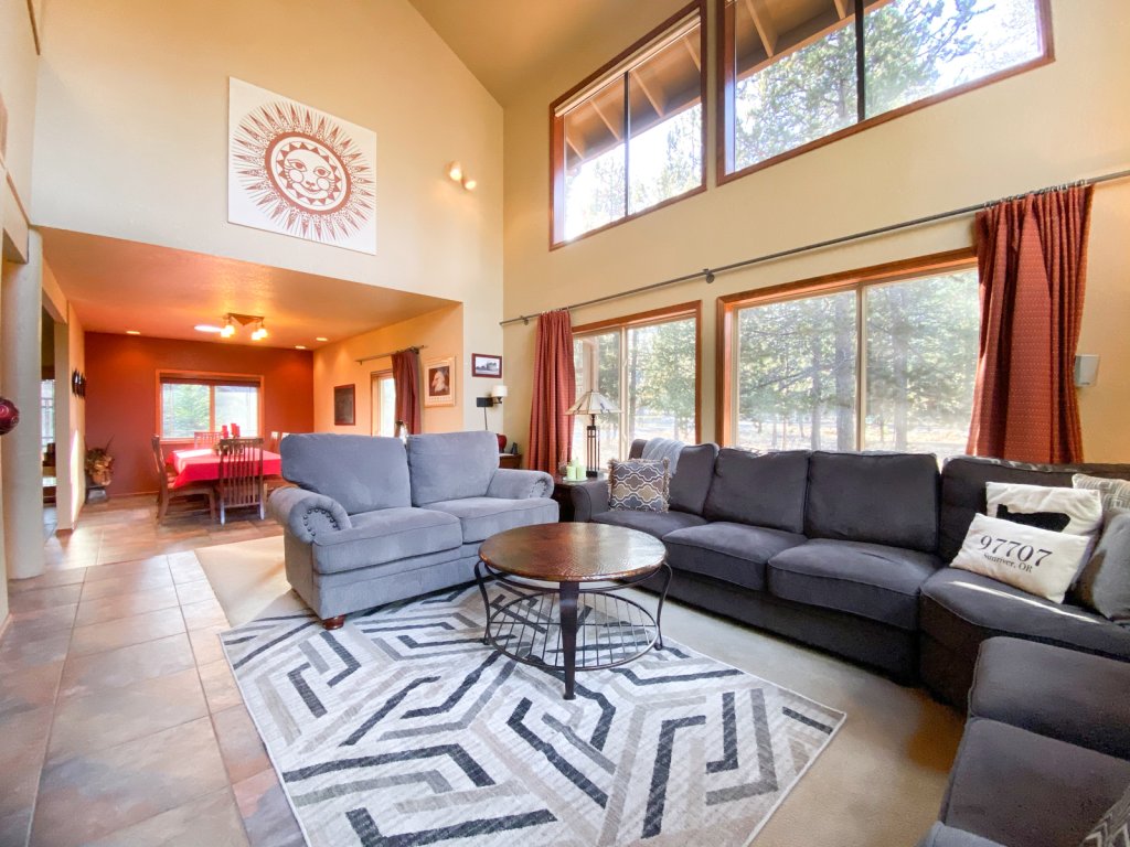 Pioneer 1 Vacation Rental in Sunriver - RedAwning