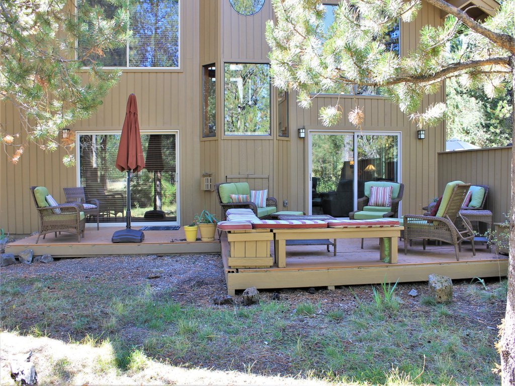 Pioneer 1 Vacation Rental in Sunriver - RedAwning