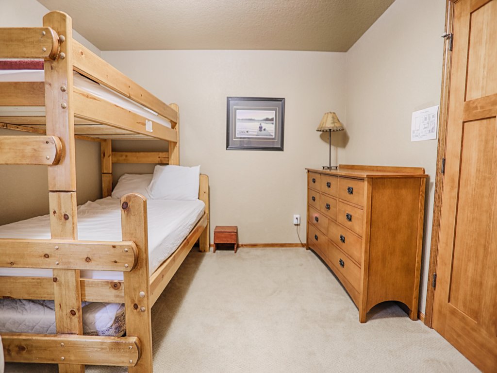 Pioneer 1 Vacation Rental in Sunriver - RedAwning