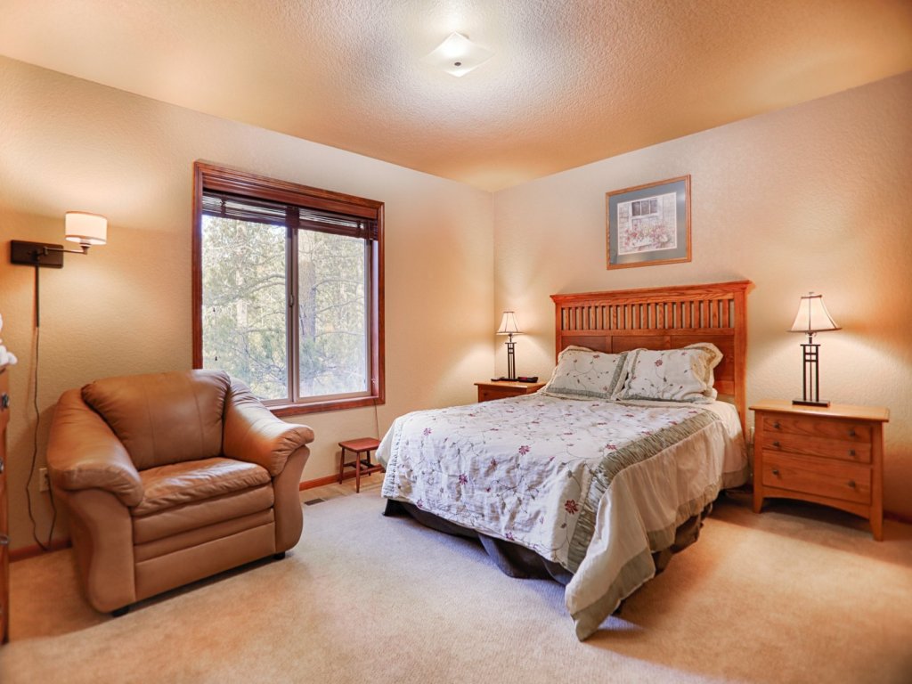 Pioneer 1 Vacation Rental in Sunriver - RedAwning