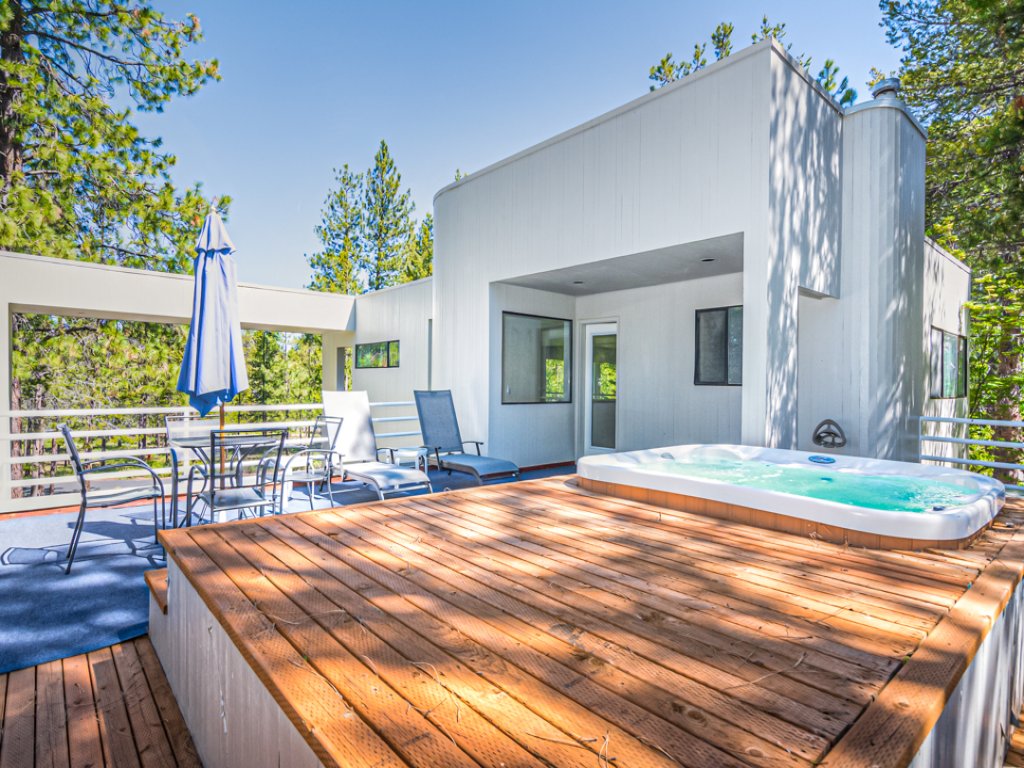 Irish Mountain 4 Vacation Rental in Sunriver - RedAwning