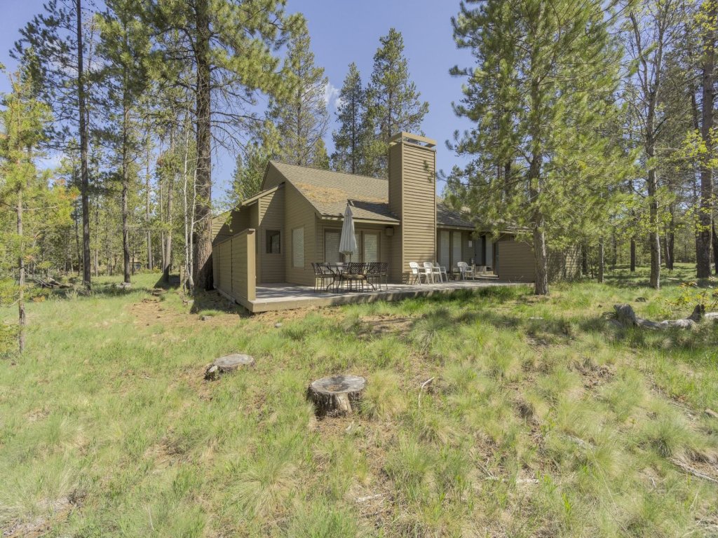 Goldfinch 18 Vacation Rental in Sunriver - RedAwning