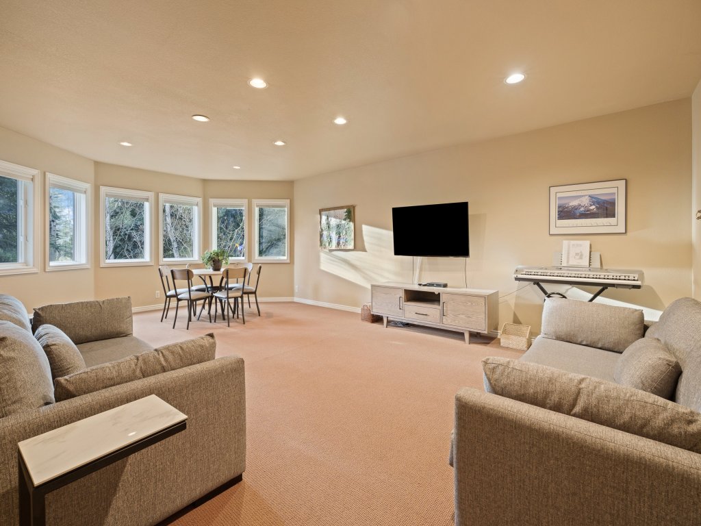 Winners Circle 30 Vacation Rental in Sunriver - RedAwning