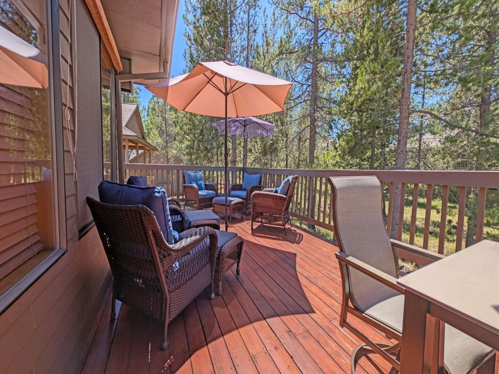 Red Cedar 53 Vacation Rental in Sunriver - RedAwning