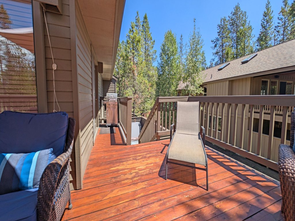 Red Cedar 53 Vacation Rental in Sunriver - RedAwning