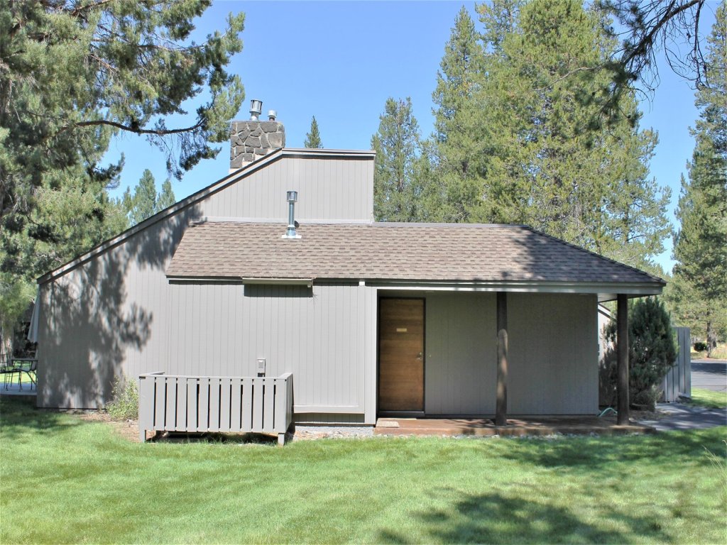 Meadow House 58 Vacation Rental in Sunriver - RedAwning