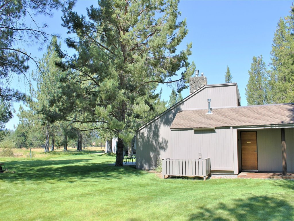 Meadow House 58 Vacation Rental in Sunriver - RedAwning