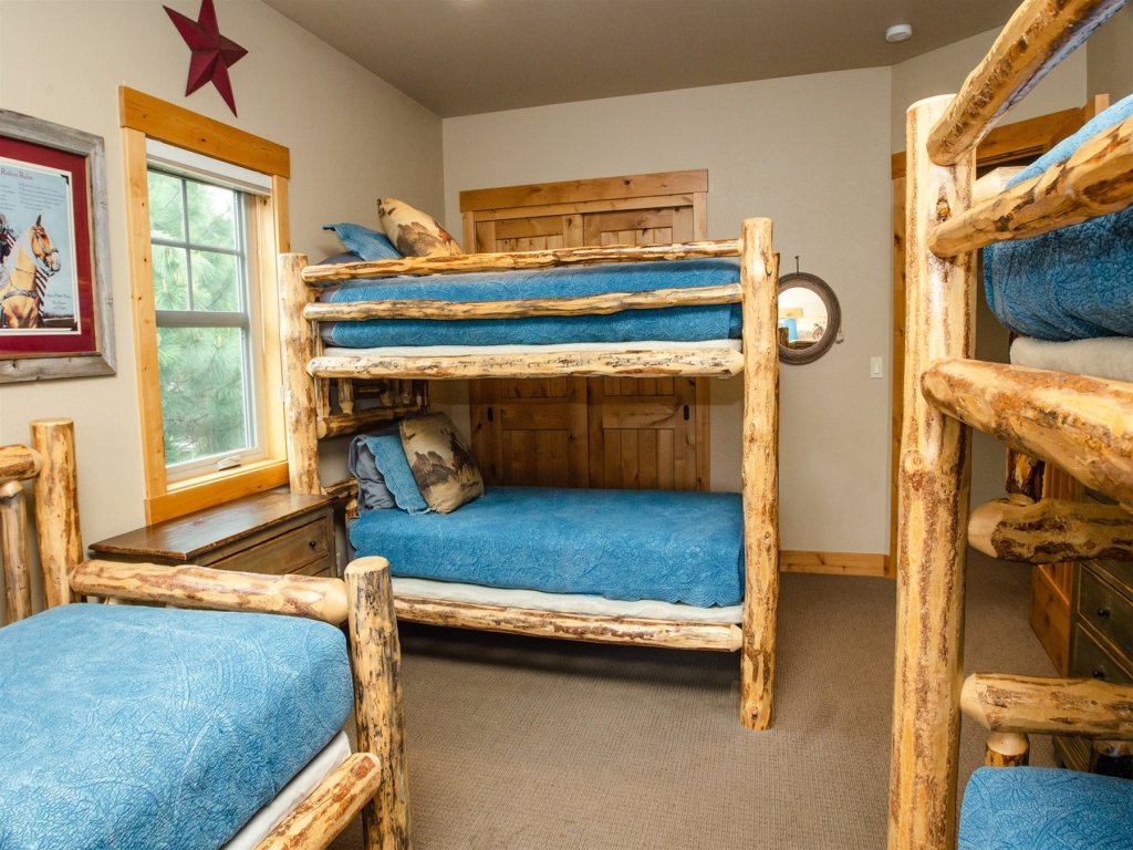 Vista 14 Vacation Rental in Sunriver - RedAwning