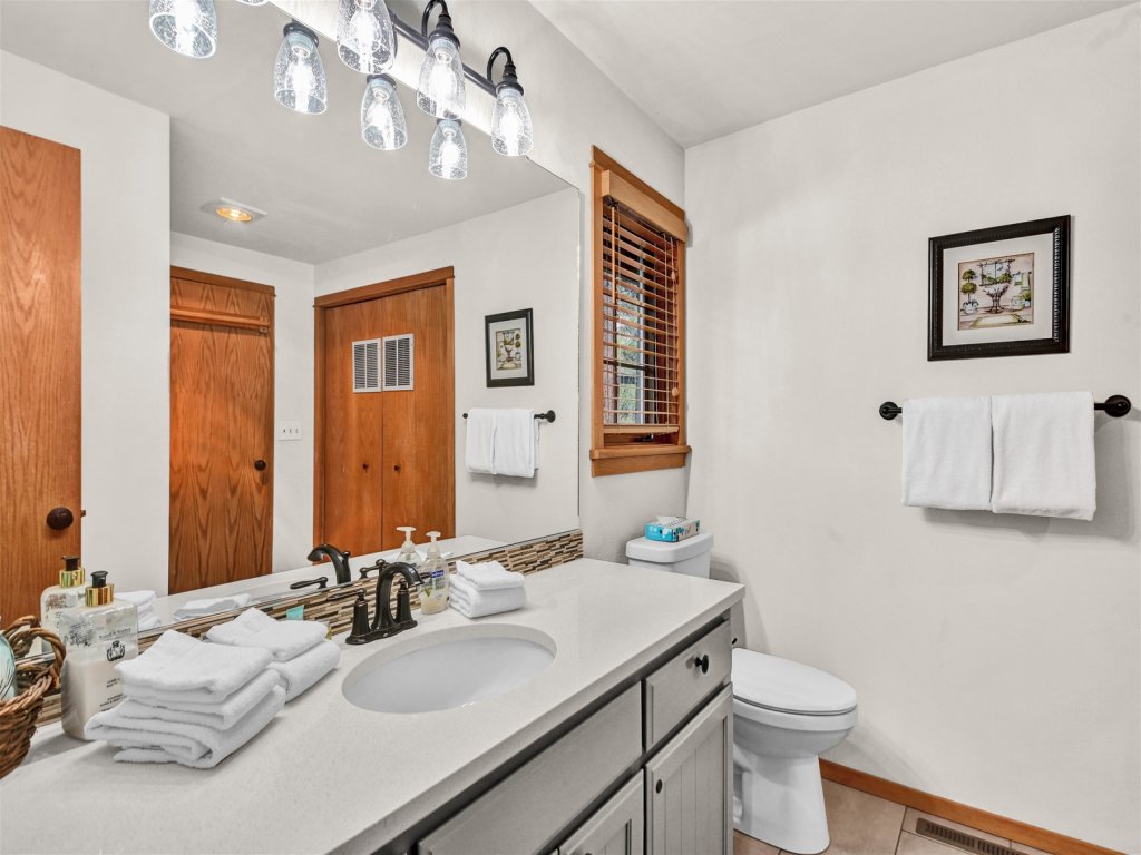 Otter 8 Vacation Rental in Sunriver - RedAwning