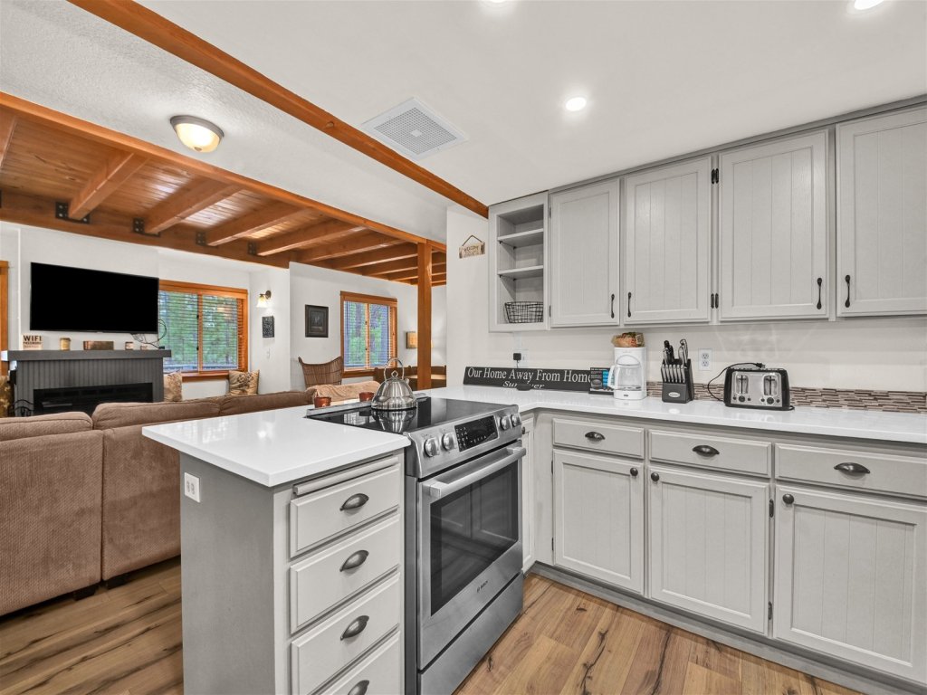 Otter 8 Vacation Rental in Sunriver - RedAwning