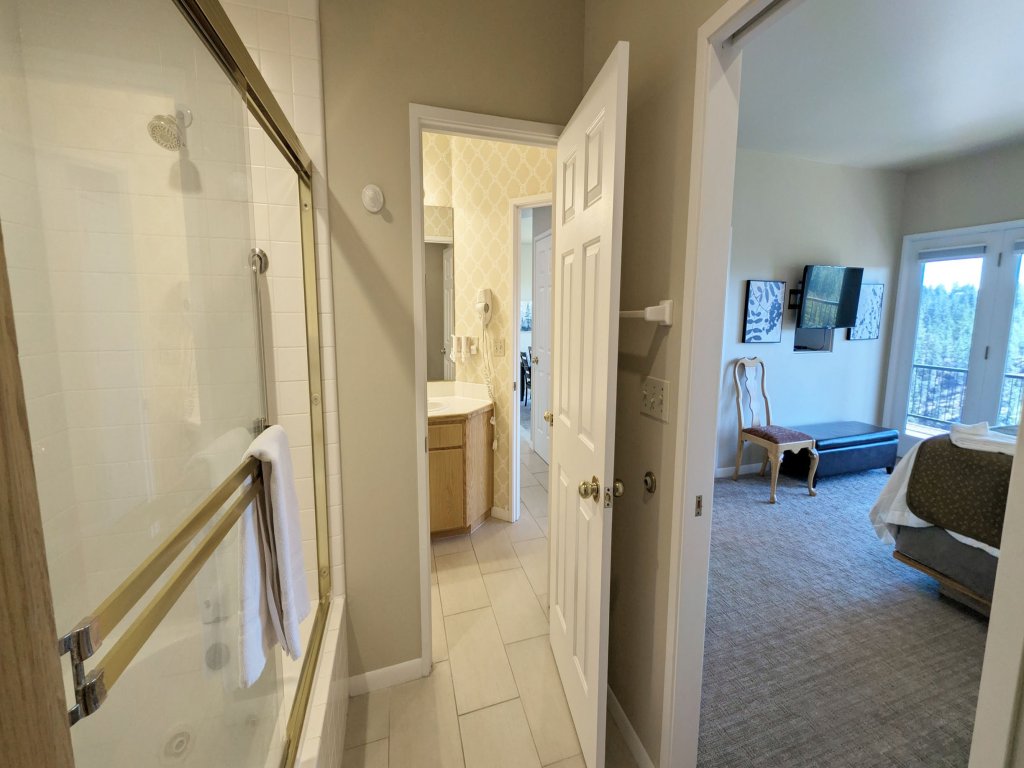 River Ridge 328A Vacation Rental in Bend - RedAwning