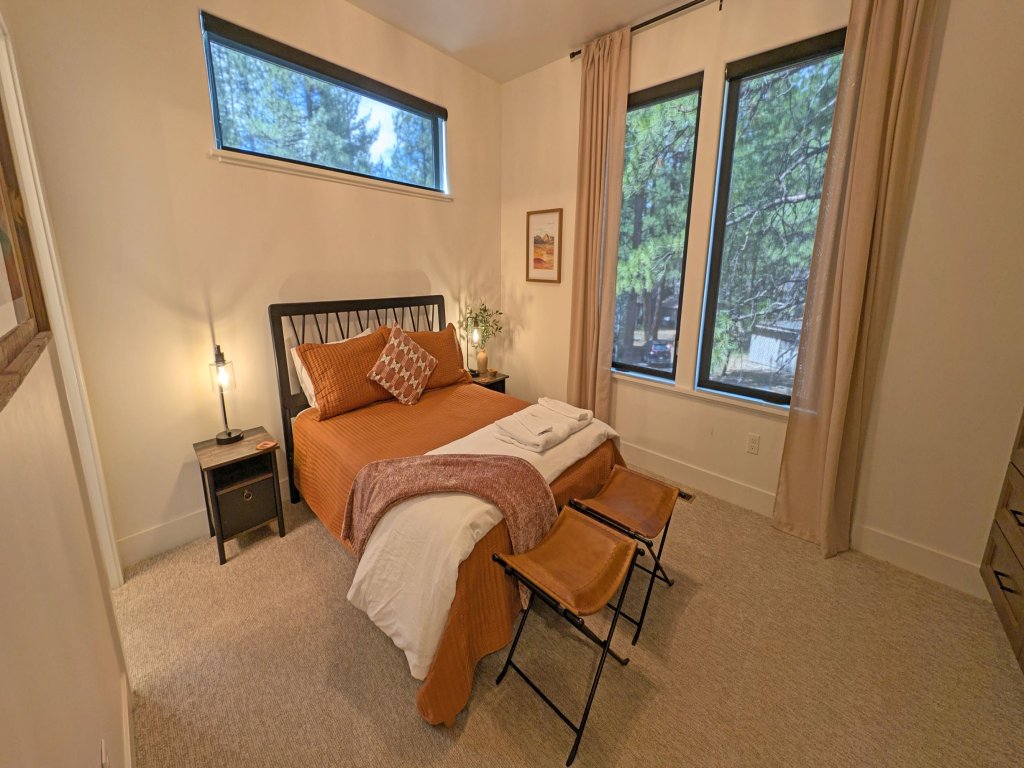 Pine Mountain 6 Vacation Rental in Sunriver - RedAwning