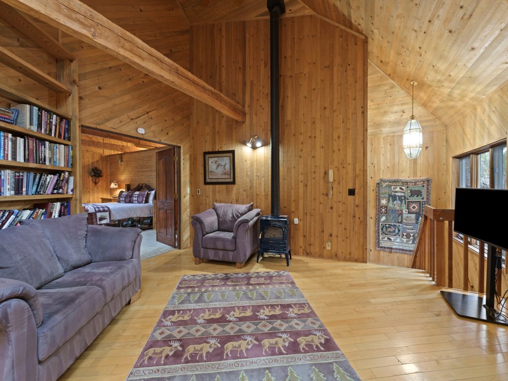 Poplar 35 Vacation Rental in Sunriver - RedAwning