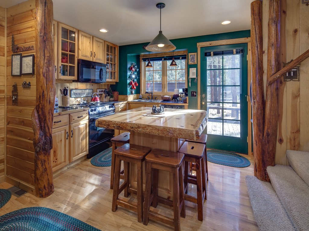 Diamond Peak 2 Vacation Rental in Sunriver - RedAwning