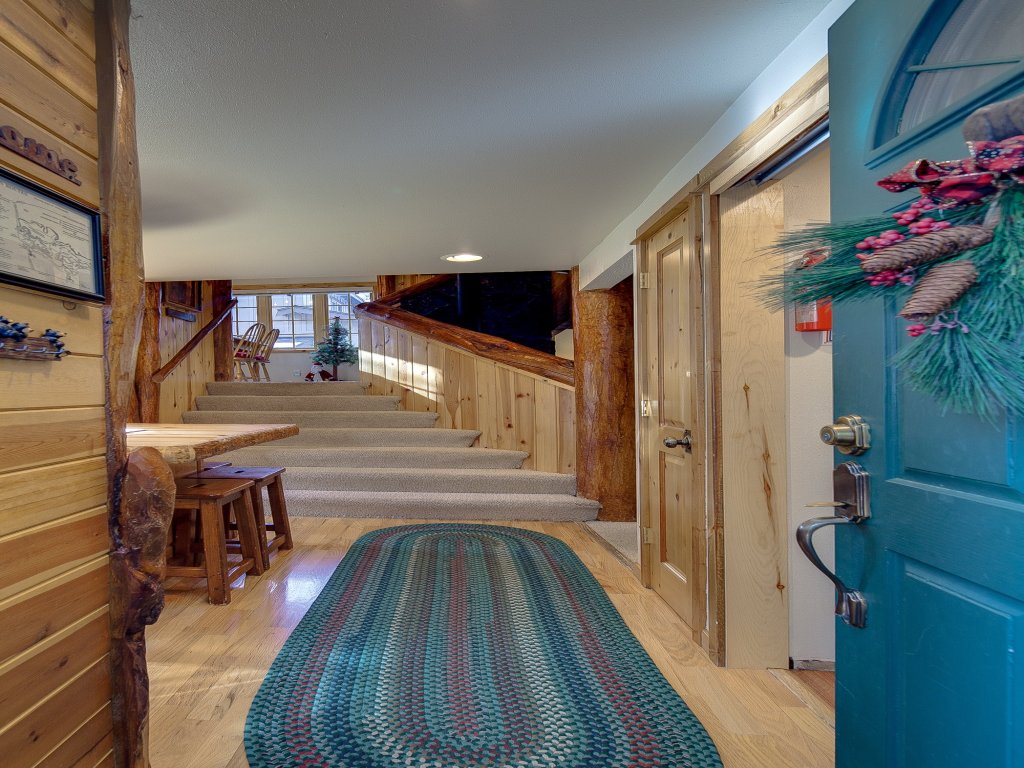 Diamond Peak 2 Vacation Rental in Sunriver - RedAwning