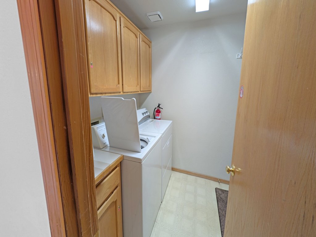 Snowshoe Inn-Pyramid Mtn 7 Vacation Rental in Sunriver - RedAwning