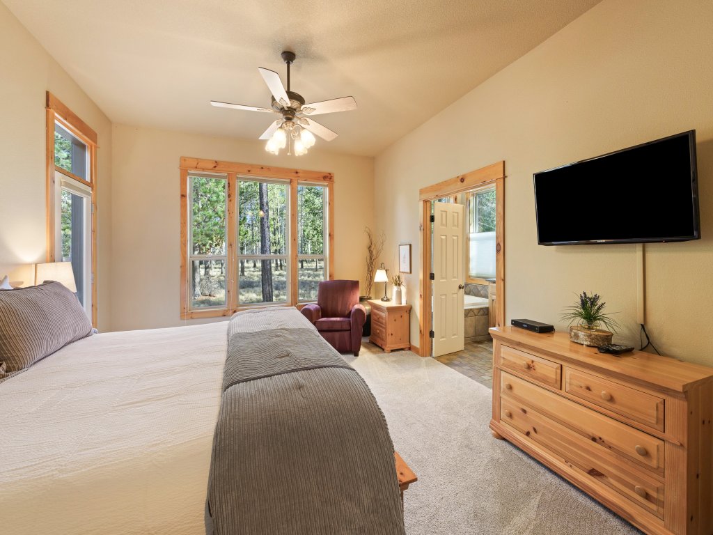 Poplar 16 Vacation Rental in Sunriver - RedAwning