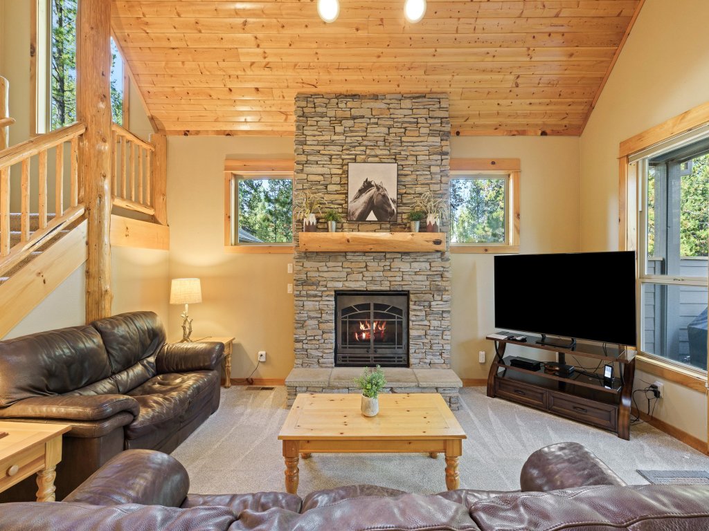Poplar 16 Vacation Rental in Sunriver - RedAwning