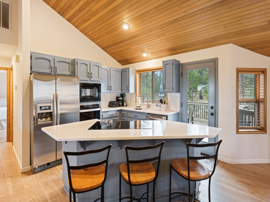 Tan Oak 2 Vacation Rental in Sunriver - RedAwning