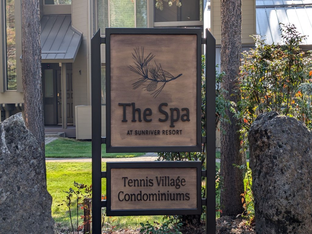Tennis Village 3 Vacation Rental in Sunriver - RedAwning