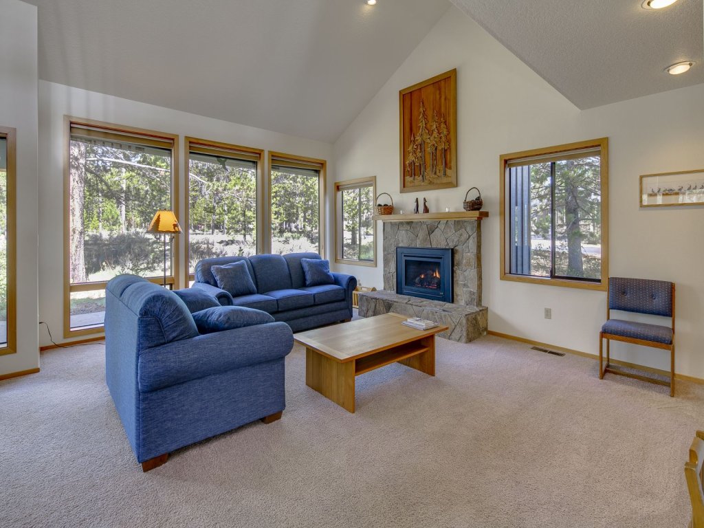 Maury Mountain 36 Vacation Rental in Sunriver - RedAwning
