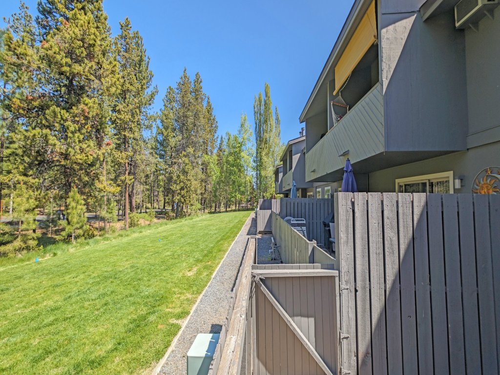 Abbot House 4 Vacation Rental in Sunriver - RedAwning