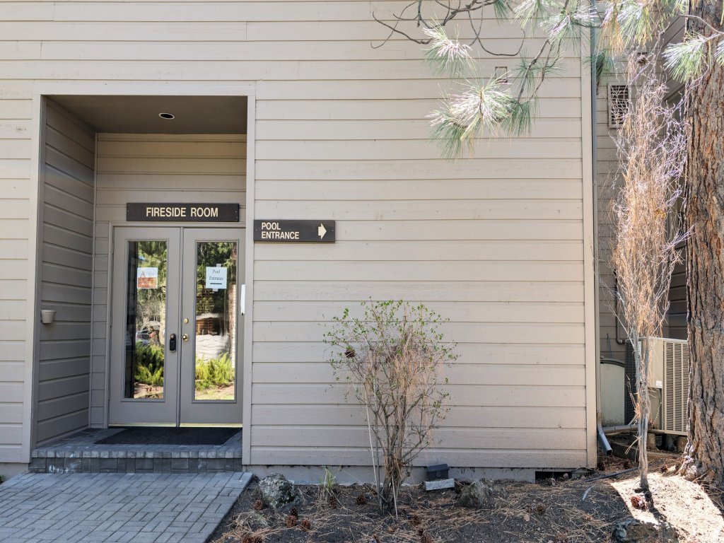 River Ridge 328AB Vacation Rental in Bend - RedAwning