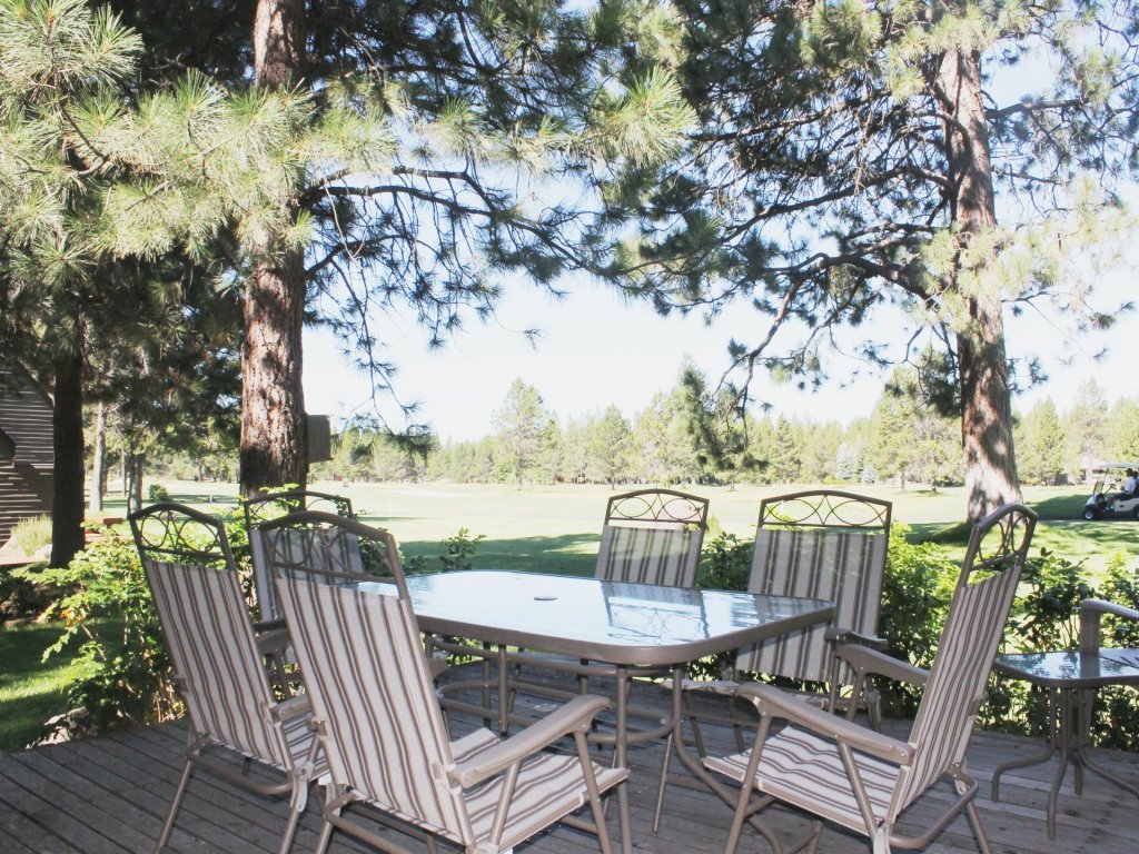 Mt View Lodge 35 Vacation Rental in Sunriver - RedAwning