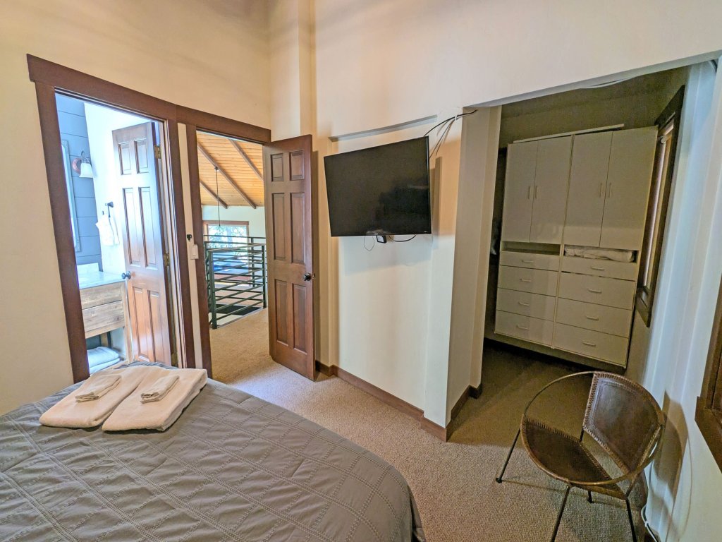 Indian 3 Vacation Rental in Sunriver - RedAwning