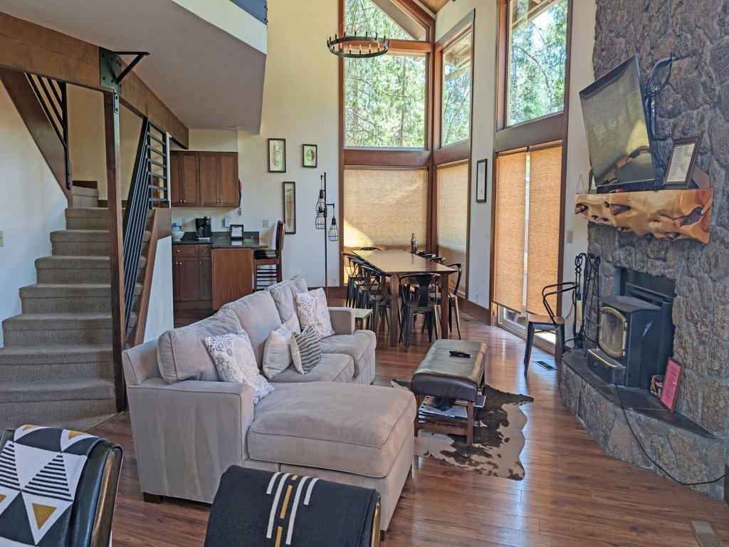 Indian 3 Vacation Rental in Sunriver - RedAwning