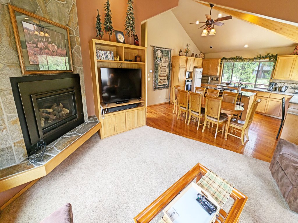 Foursome 2 Vacation Rental in Sunriver - RedAwning