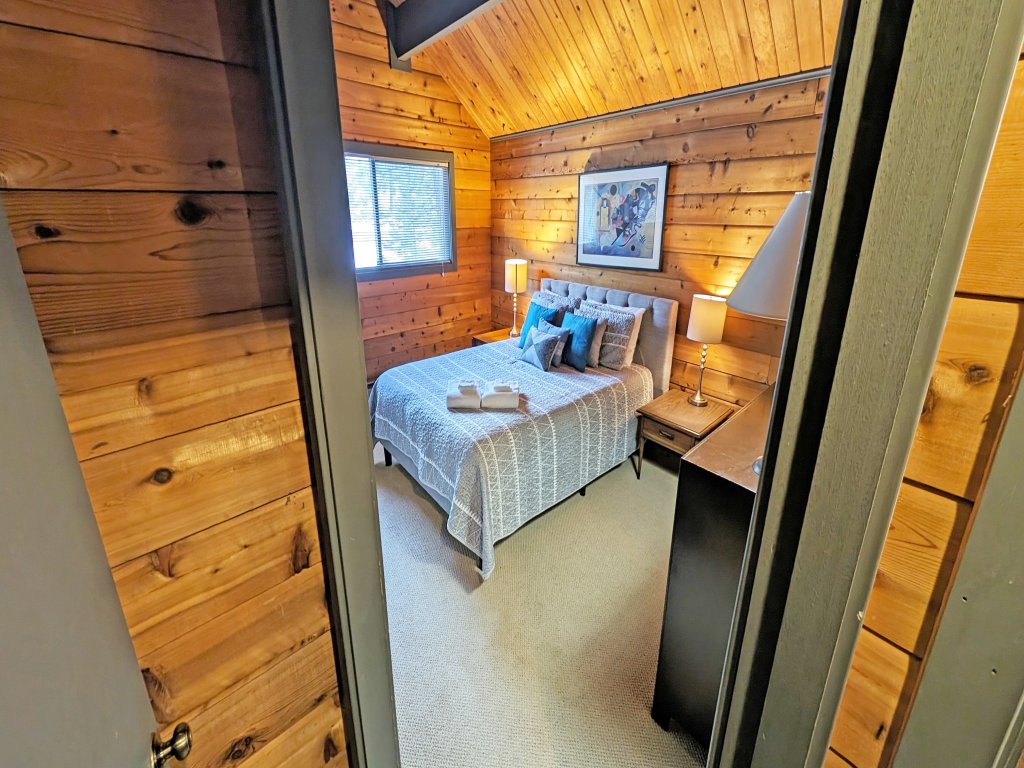 Lava Top 1 Vacation Rental in Sunriver - RedAwning